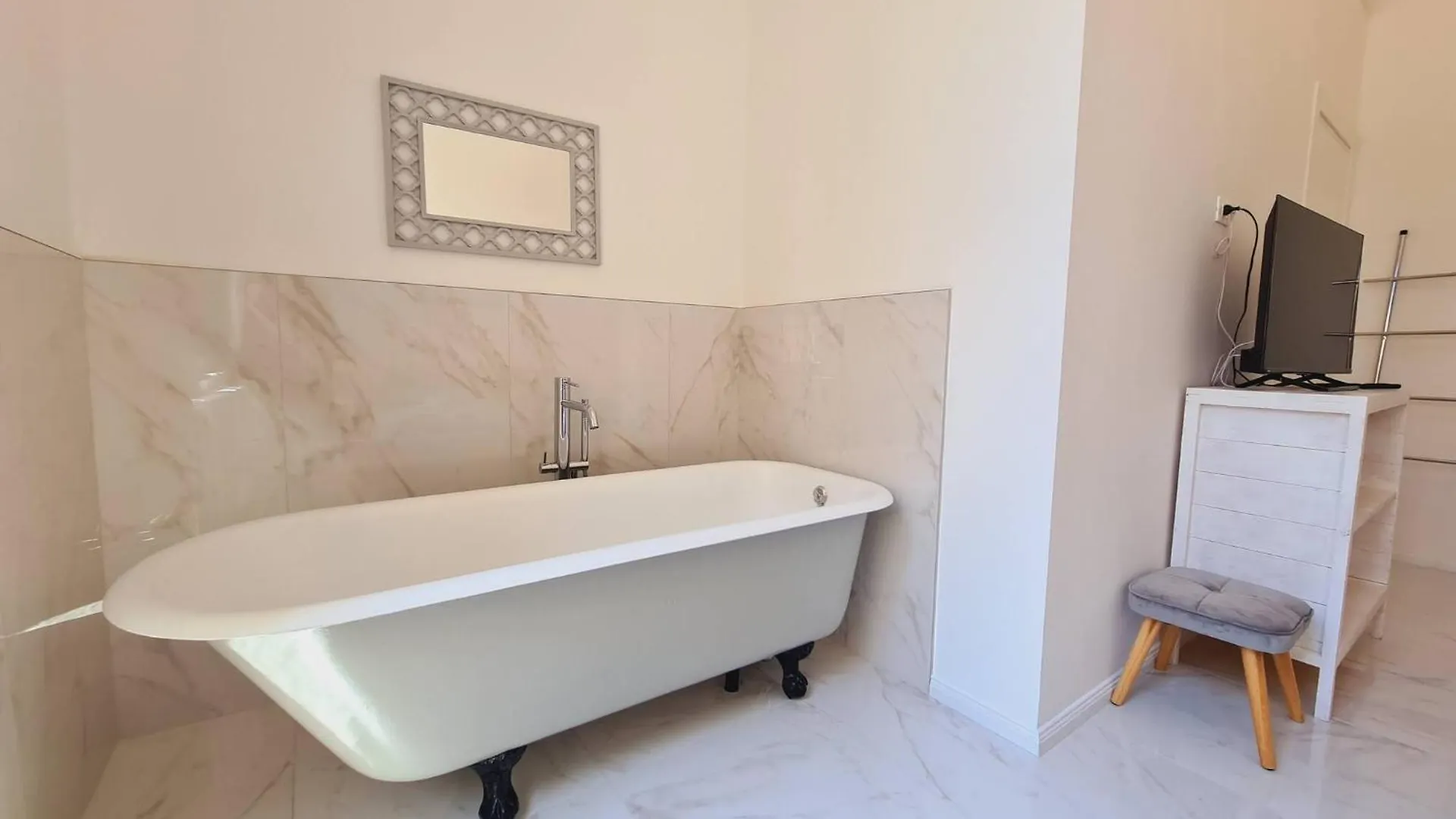 Allegra Viareggio - Suite Con Vasca 0*,  Italy